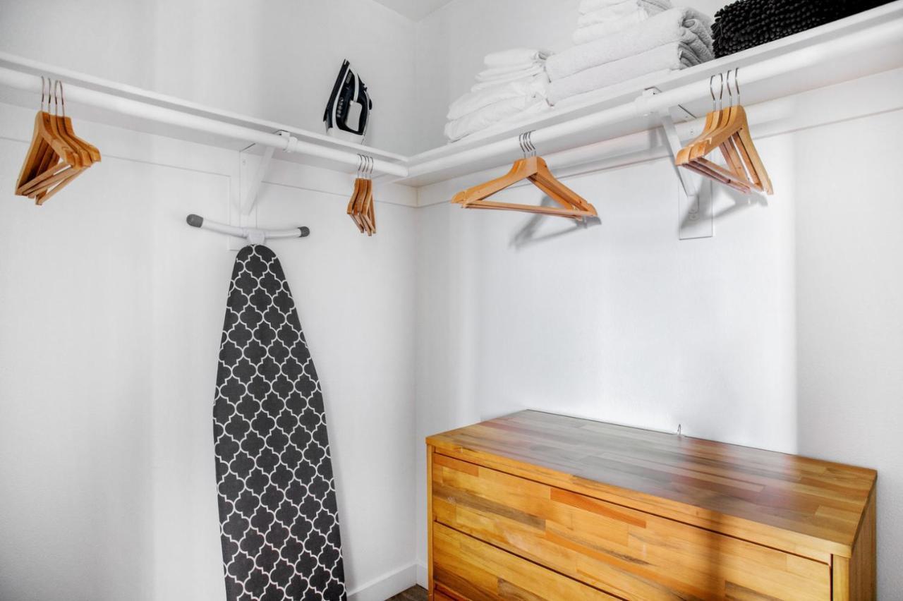 Brentwood 1br W Lounge Pool Gym Nr Ucla Lax-1060 *